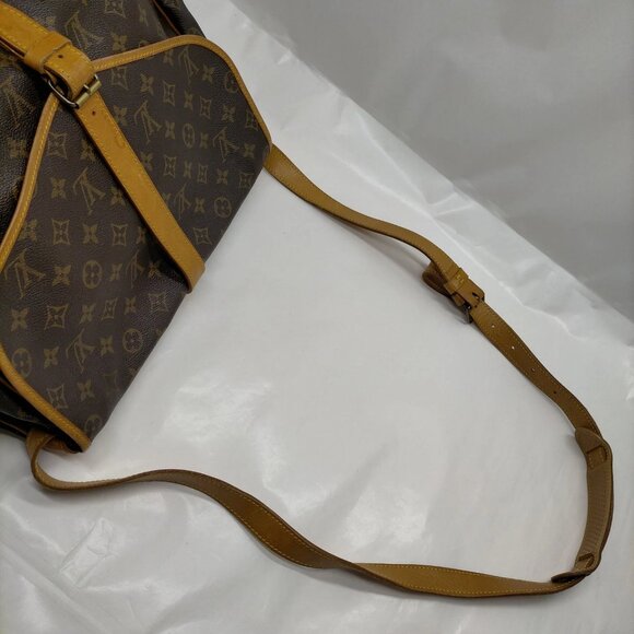 Authentic Louis Vuitton Saumur 35 Brown Monogram Crossbody Bag mon663-110925 - Picture 5 of 16